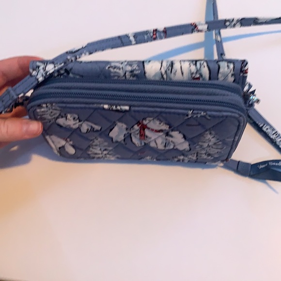 Vera Bradley crossbody/ wristlet. Blue Polar bear print. 3 sections. - Picture 5 of 7